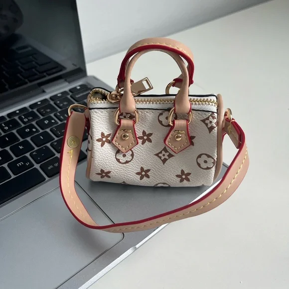 Mini Bag/Keychain Bag - Picture 2 of 5